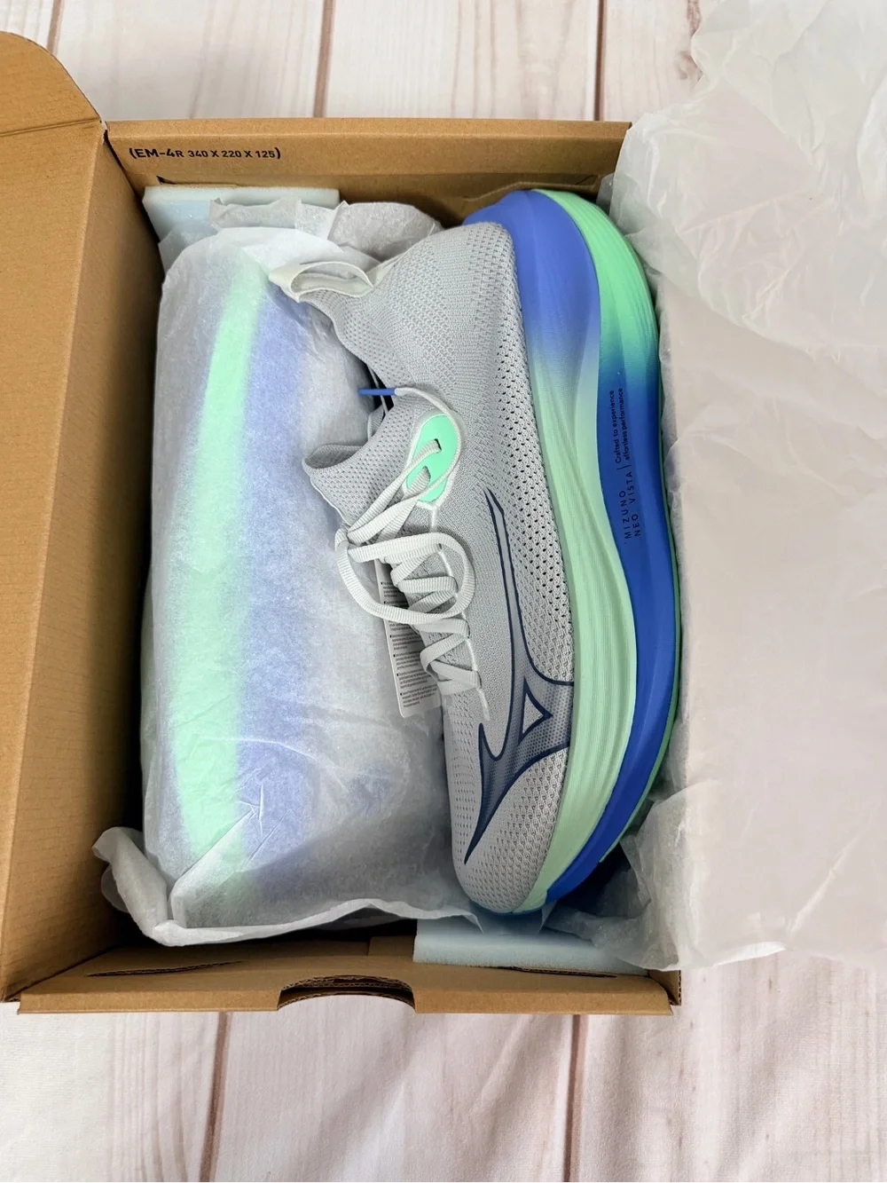 Mizuno mens neo